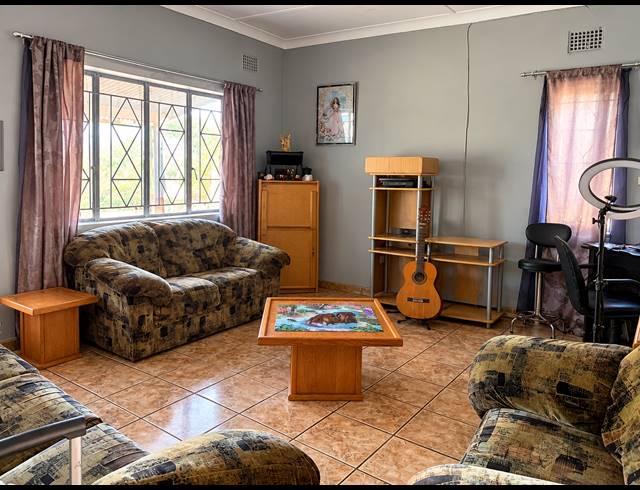 3 BEDROOM FREESTANDING FOR SALE IN VANDERBIJLPARK CE 2